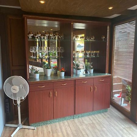 או Ferienwohnung Mit Terrasse מראה חיצוני תמונה