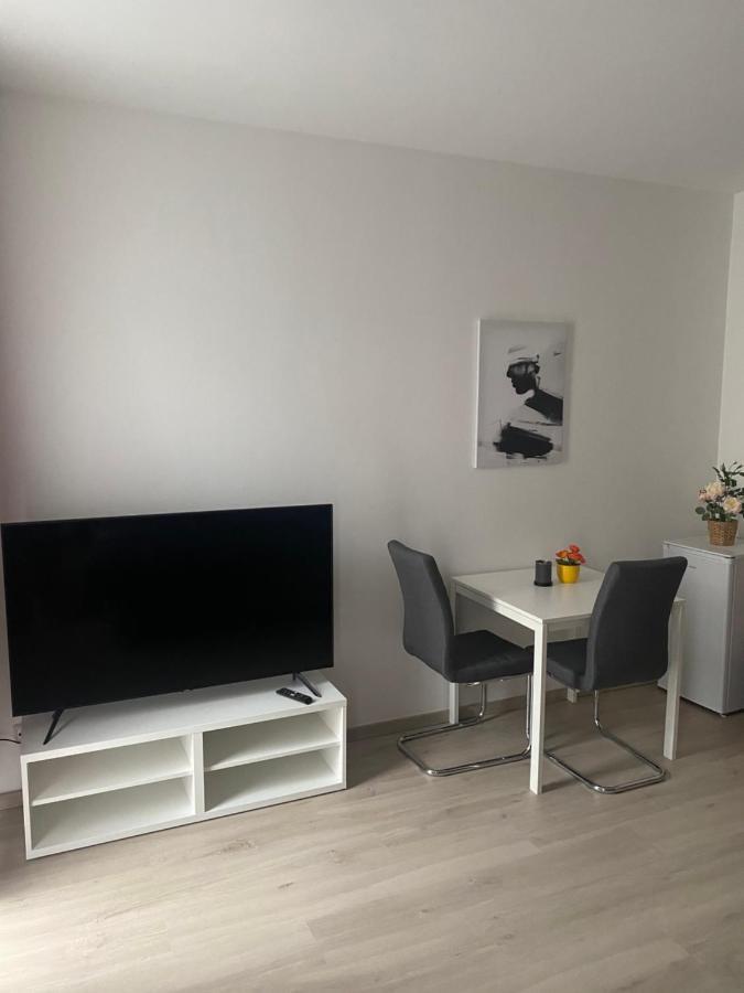או Ferienwohnung Mit Terrasse מראה חיצוני תמונה