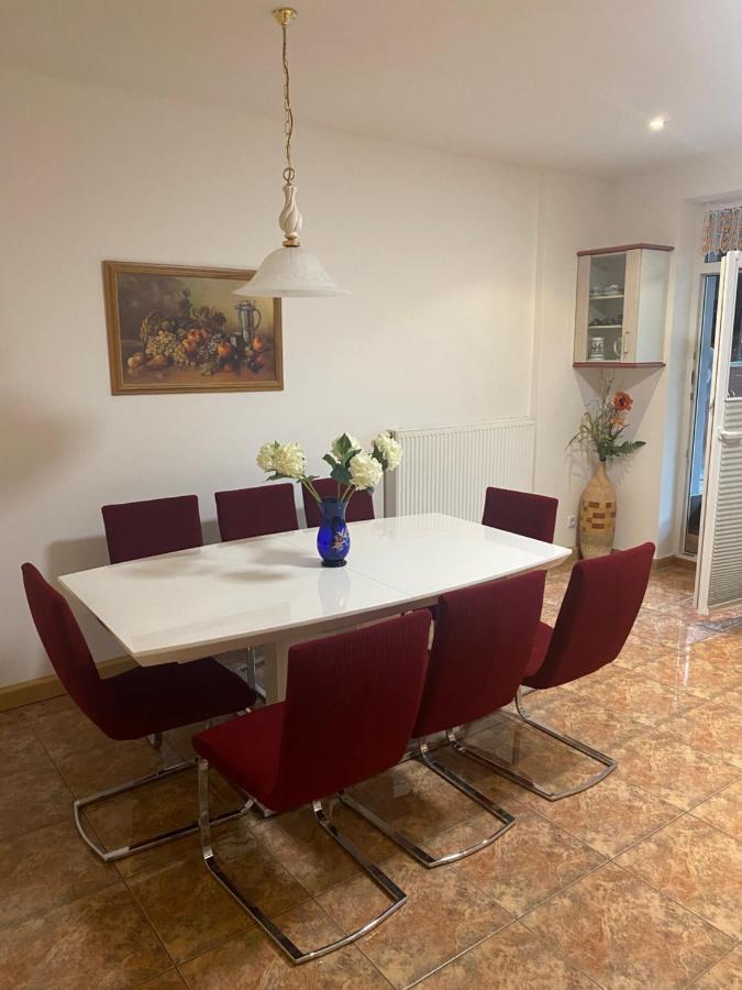 או Ferienwohnung Mit Terrasse מראה חיצוני תמונה