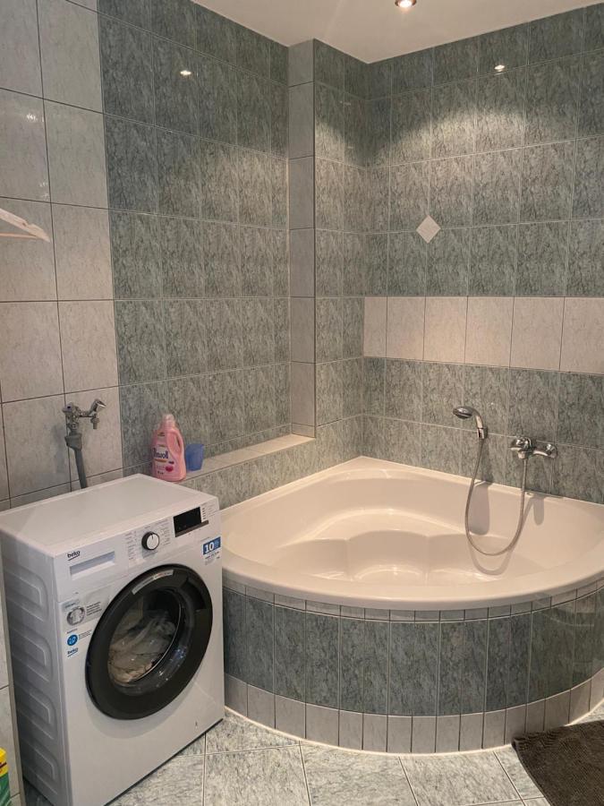 או Ferienwohnung Mit Terrasse מראה חיצוני תמונה