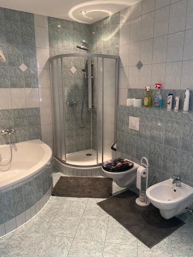 או Ferienwohnung Mit Terrasse מראה חיצוני תמונה